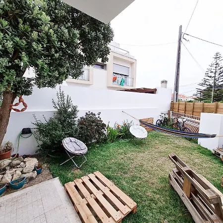 Cloud To Chill Surfhouse Baleal Hostal