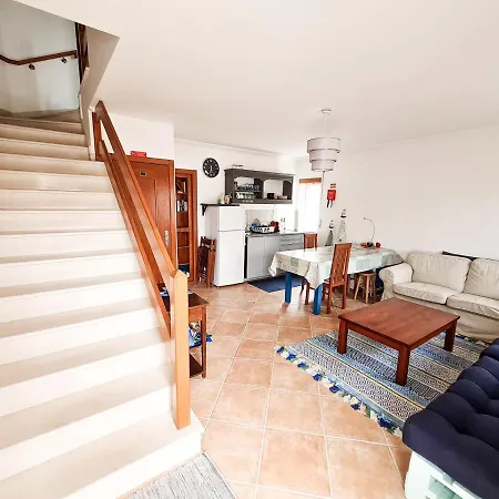 Hostal Cloud To Chill Surfhouse Baleal Ferrel (Leiria)