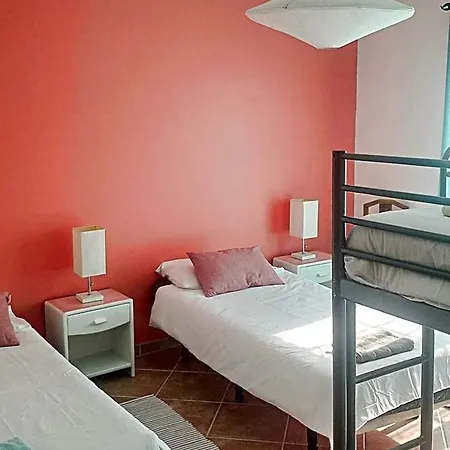 Cloud To Chill Surfhouse Baleal Hostal