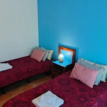 Hostel Cloud To Chill Surfhouse Baleal Ferrel (Leiria)