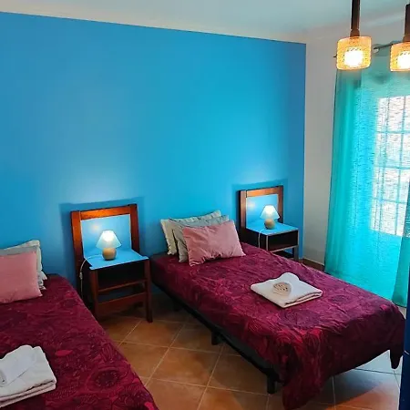Cloud To Chill Surfhouse Baleal Hostel *