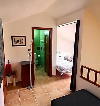 Hostel Cloud To Chill Surfhouse Baleal Ferrel (Leiria)