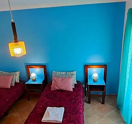 Cloud To Chill Surfhouse Baleal Hostel
